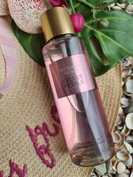 Парфумований міст спрей для тіла velvet petals Victoria&acutes secret 