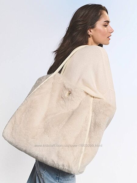 Сумка зі штучного хутра victoria´s secret faux-fur tote bag