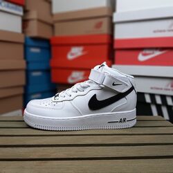 Nike Air Force 1 Mid ´07 білі з чорним кросівки жіночі найк аір форс кроссо