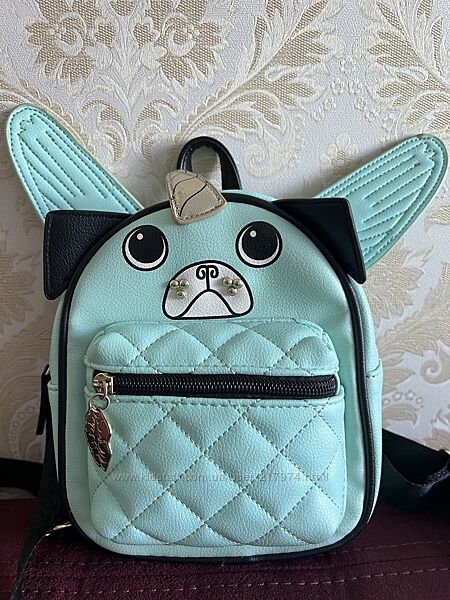 Маленький рюкзак Betsey Johnson.