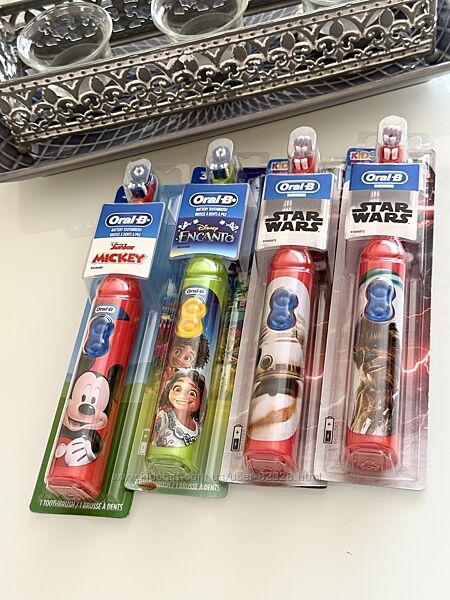 Дитяча електрична зубна щітка Oral-B. Оригінал. Купляли в Англії та США