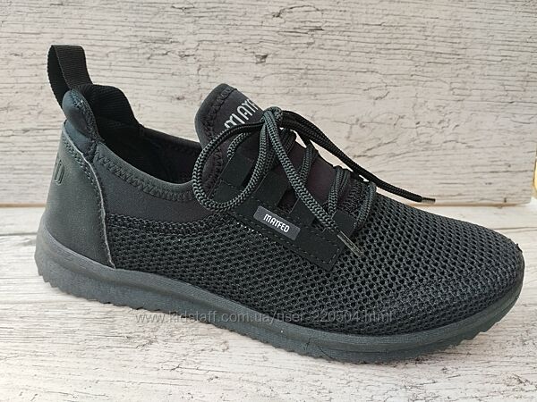 Кроссовки лёгкие 