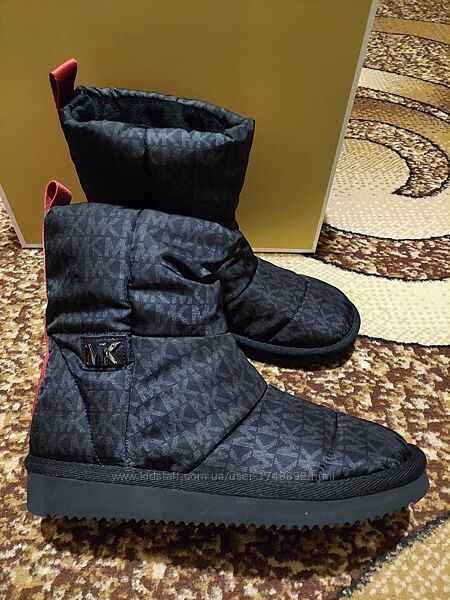 Жіночі зимові чоботи Michael Kors, 6 us, 23.5 см