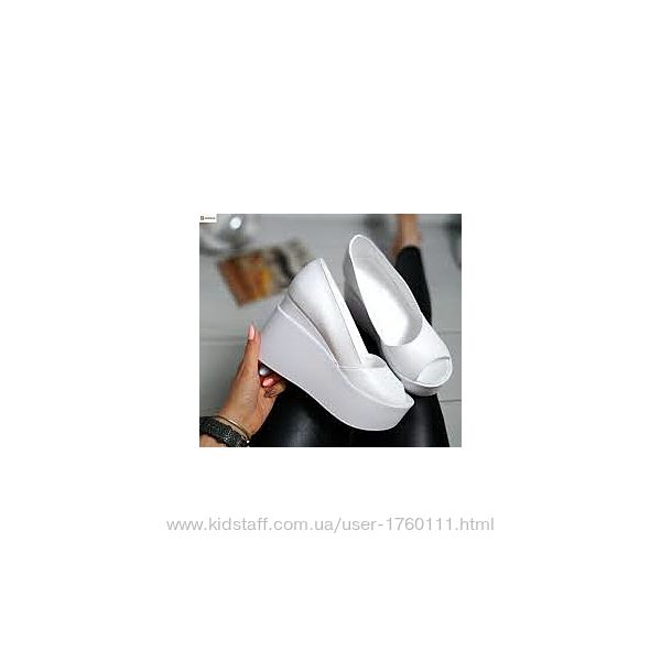 Женские туфли белые с открытым носком на танкетке натуральная кожа босоножк
