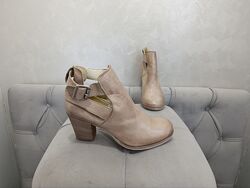 Ботільйони демісезонні розмір 37