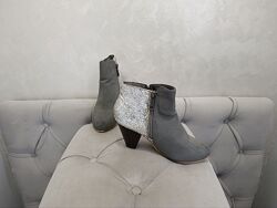 Ботільйони демісезонні з блискітками розмір 38 hollys