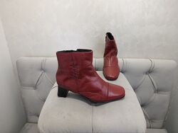 Чобітки демісезонні шкіряні розмір 37 pavers