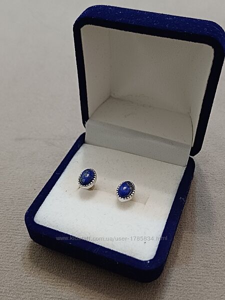 срібні сережки із натуральним синім лазуритом.