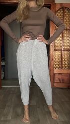 Брюки в розслабленому стили