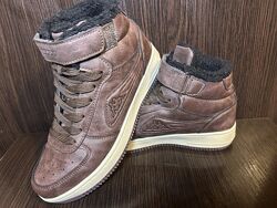 Продам кросівки 35 розмір