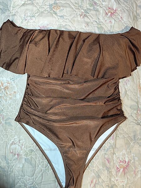 Шикарний стильний суцільний купальник в басейн пляж тренування