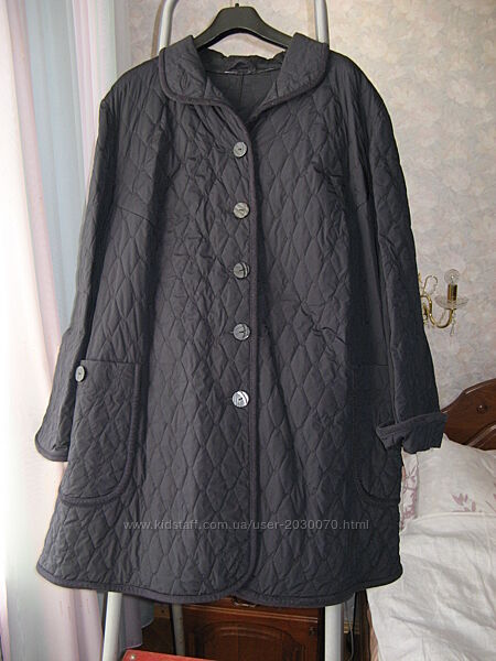 жіноча демісезонна куртка 66-70 розмір/ вживана