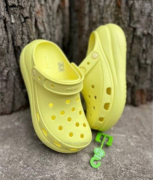 Жіночі шльопанці сабо кроксы на платформе Crocs Classic Crush Clog Sulphur 