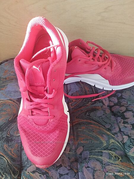 Жіночі кросівки PUMA