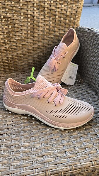 Кросівки жіночі Crocs Women´s Literide 360 Pacer Sneaker в дуже гарном