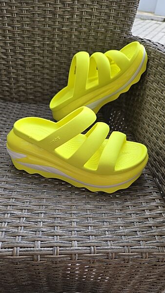 Шльопанці Crocs mega crush triple strap acidity acidits