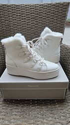 Черевики зимові Tamaris, білого кольору, розмір 38, нові.