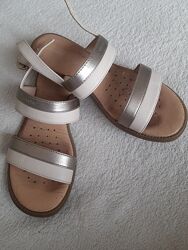 Фірмові босоніжки Geox в ідеалі