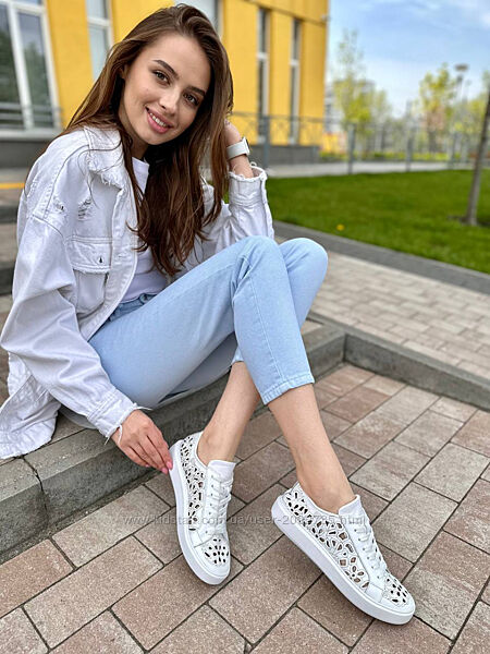 Кеди жіночі натуральна шкіра білі з перфорацією Артикул 5010