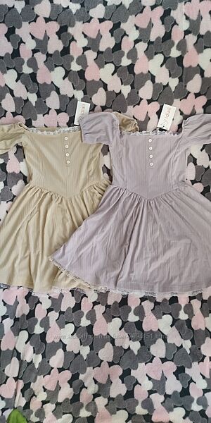 Гарна сукня з відкритими плечима бузкова та бежева р. XS-S