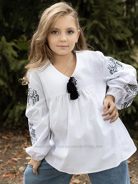 Вишиванка для дівчинки біла чорний орнамент 