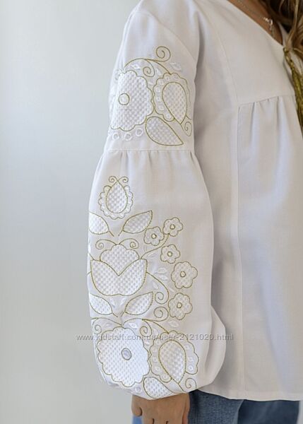 Вишиванка біла святкова для дівчинки 