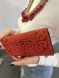 Гаманець шкіряний червоний з тисненням жіночий 
