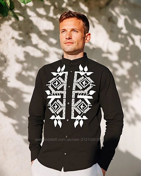 Вишиванка чоловіча чорна лляна 