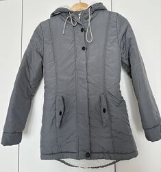 Зимова жіноча куртка 