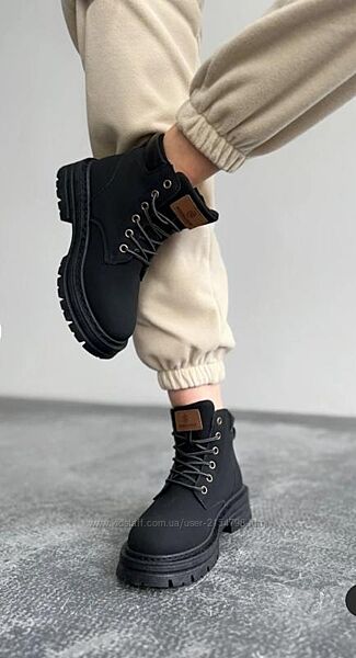 Замшеві черевики жіночі, чорні 39