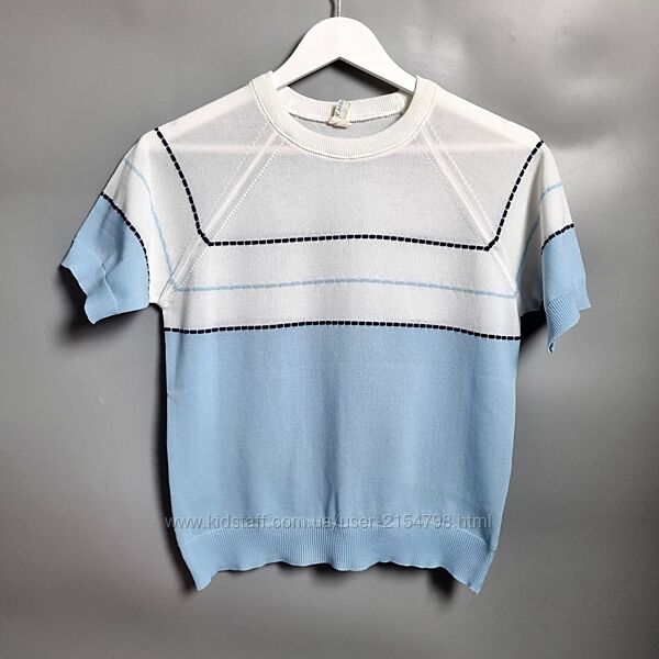 Неймовірний джемпер з коротким рукавом.