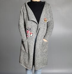 Кардиган сірий жіночий з нашивками