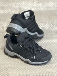 Дитячі кросівки Adidas 