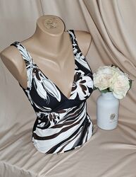 Суцільний купальник з чашечками розмір S