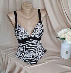 Суцільний жіночий купальник з чашками M&S англ розм 14р