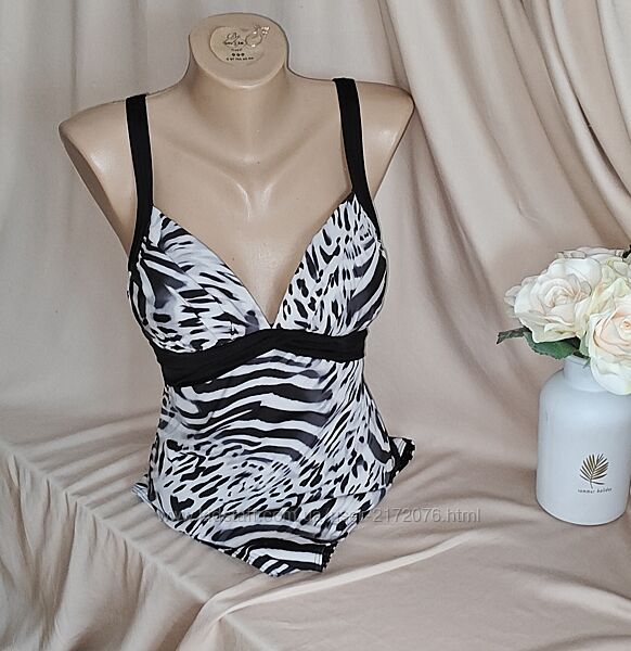 Суцільний жіночий купальник з чашками M&S англ розм 14р