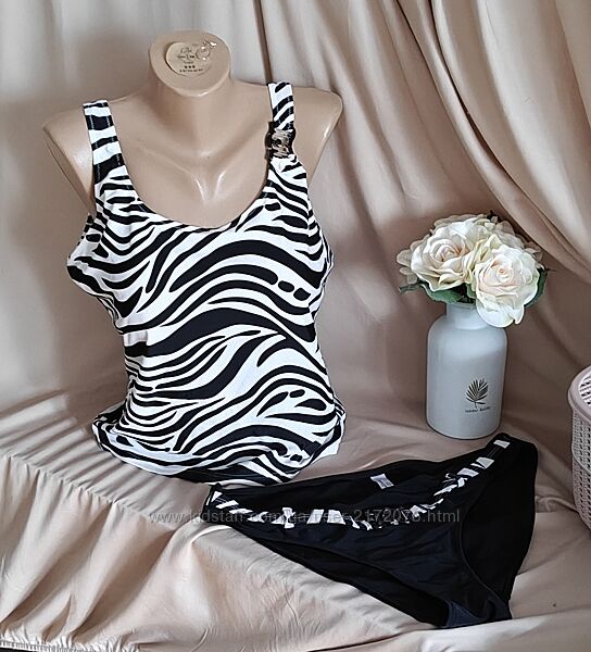 Жіночий роздільний купальник з чашечками 18р