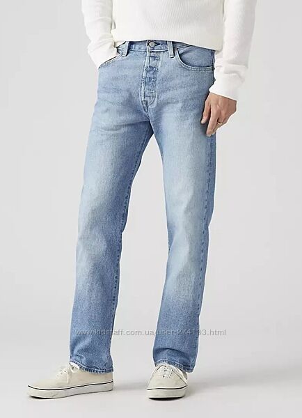 Levi&acutes 501 W32L32 Original Fit Men&acutes Jeans in Light Wash