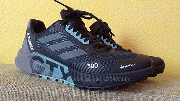 Кросівки на підлітка 