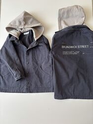 Стильна котонова рубашка-овершот с капюшоном zara 7, 8 років