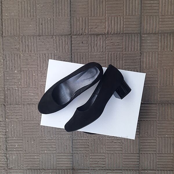 Туфлі лодочки по 44 розмір