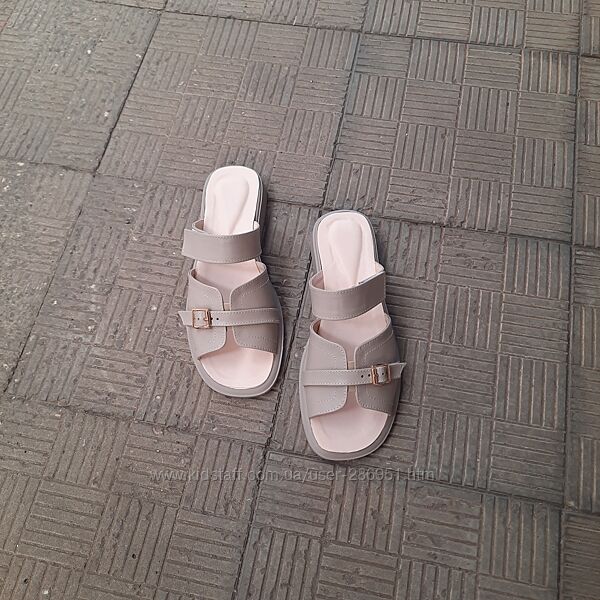 Шльопанці лате колір на широку ніжку